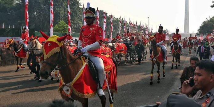 Kirab Bendera Merah Putih dan Teks Proklamasi menuju IKN