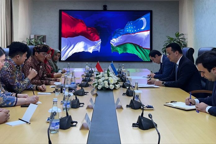 Menparekraf Sandiaga bertemu dengan Menteri Investasi Uzbekistan Kudratov