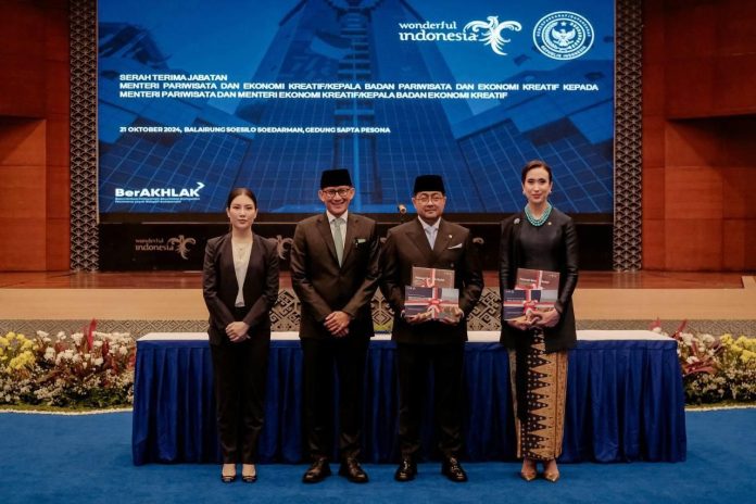 Kemeparekraf jadi dua entitas yakni Kementerian Pariwisata (KemenPar) dan Kementerian Ekonomi Kreatif (KemenEkraf)