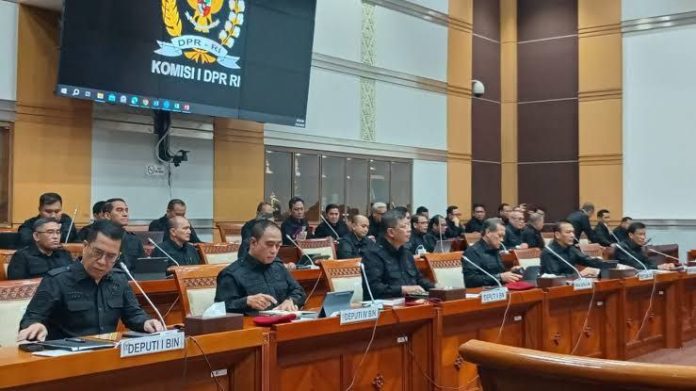 BIN rapat kerja dengan anggota Komisi I DPR di gedung DPR